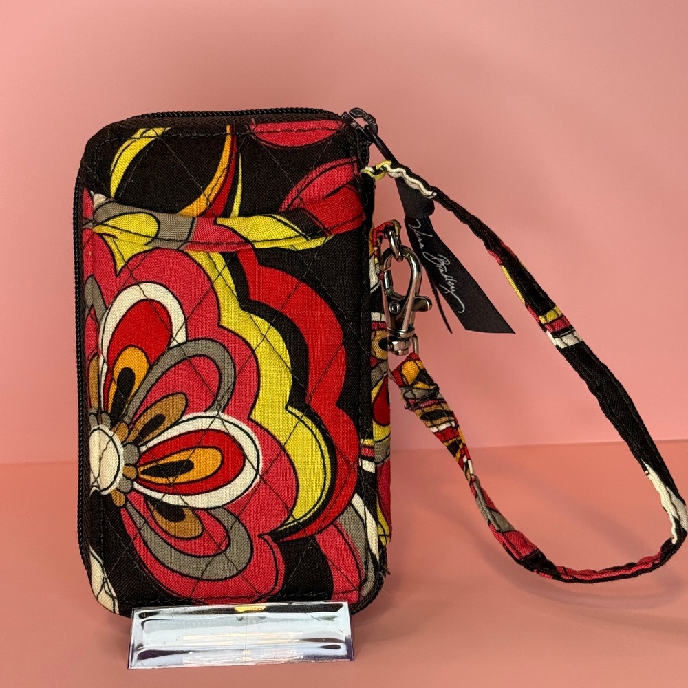 #5 🌸Vera Bradley- Puccini All in one zip around wristlet wallet